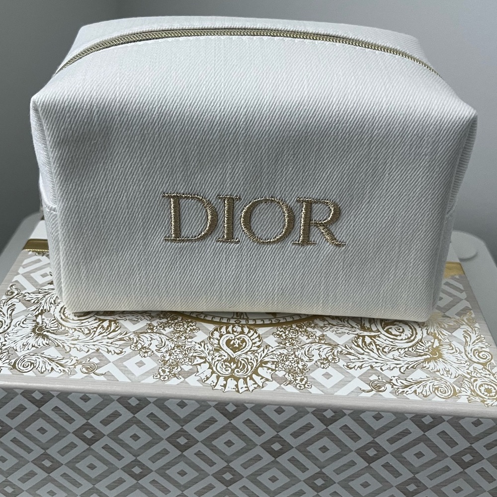 Authentic Dior Beauty Ivory White and Gold Makeup Cosmetic Bag Limited Edition - Picture 1 of 5